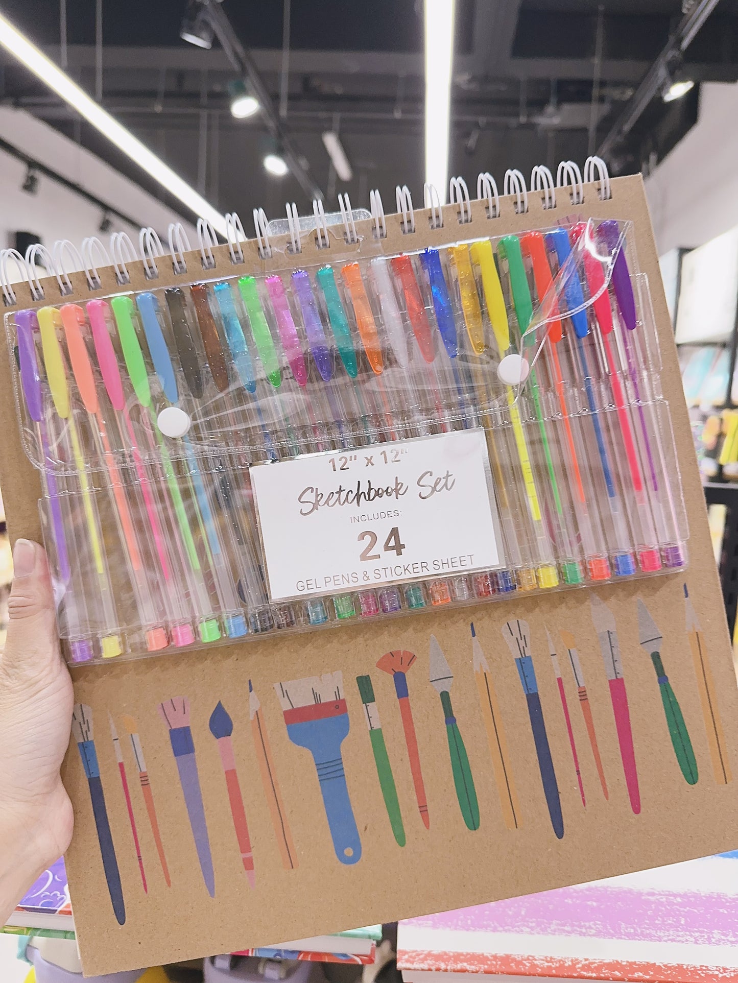 Set de  croquera con 24 lápices de colores