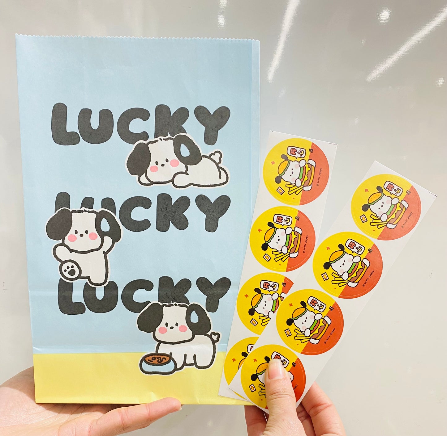 Bolsa de papel con stikers