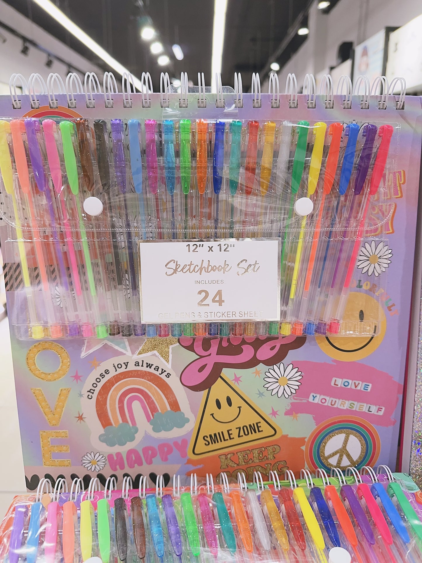 Set de  croquera con 24 lápices de colores