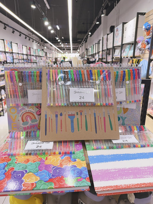 Set de  croquera con 24 lápices de colores